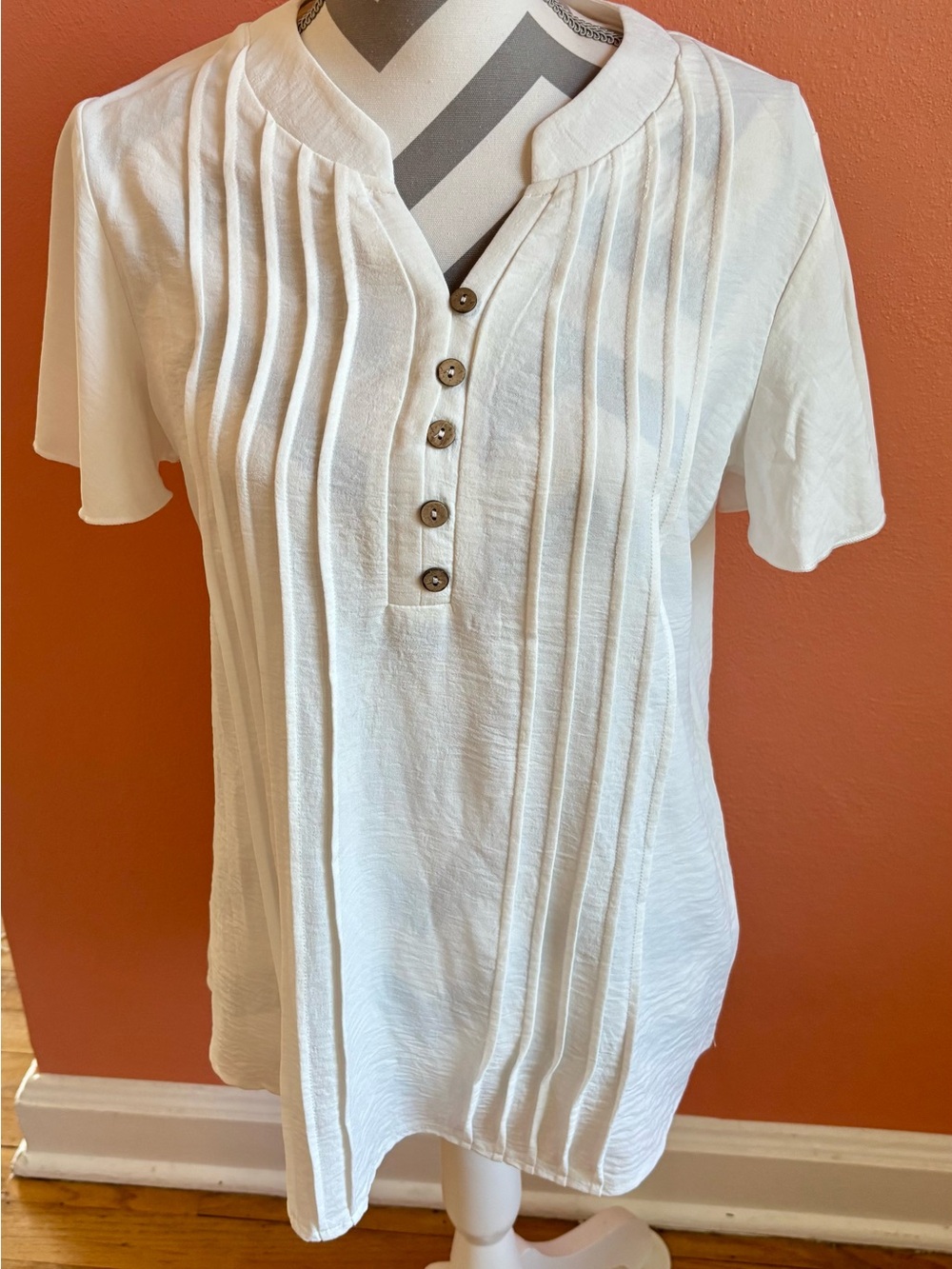 Coco + Carmen White Pintuck Henley Top. NWT